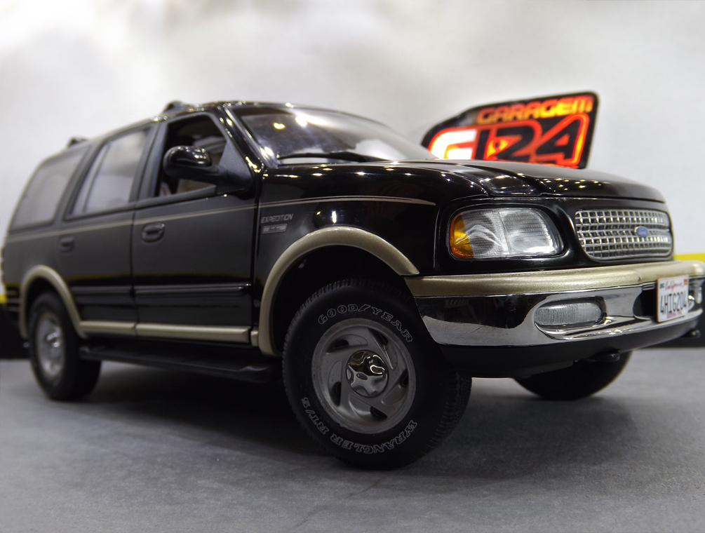 Ford Expedition (Diecast) Garagem124