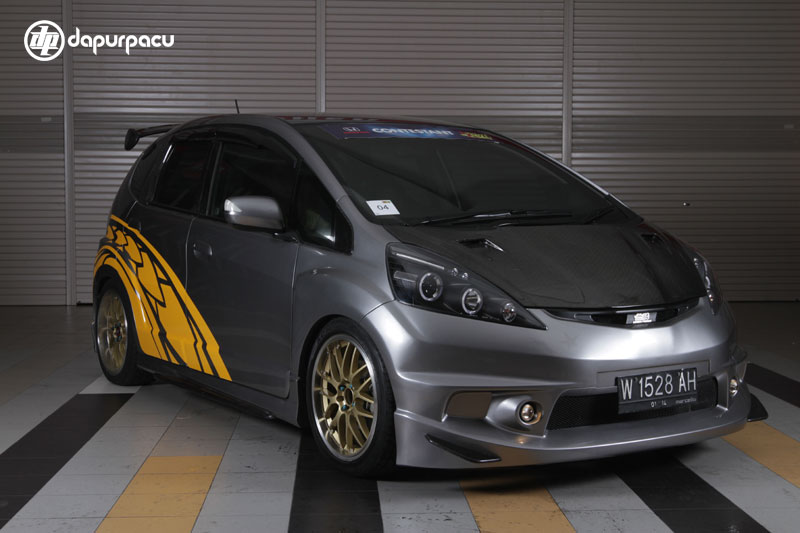 FIGHTING GAMBAR MODIFIKASI HONDA JAZZ 