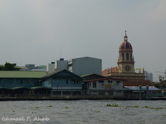 Santa Cruz Church located along Chao Phraya River