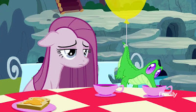 Straight-maned Pinkamena looks unhappy as Gummy, a yellow balloon tied to his tail, drinks tea