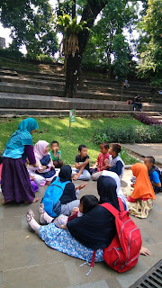 Bermain di alam terbuka