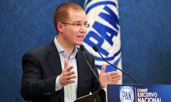 Diputados y Senadores deben ganar igual que un obrero: Ricardo Anaya Diputados y Senadores deben ganar igual que un obrero: Ricardo Anaya