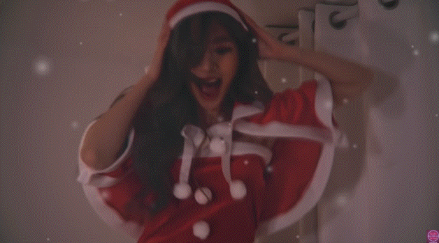 오늘자 크리스마스 기념 산타복 입은 여돌.jpgif | 인스티즈