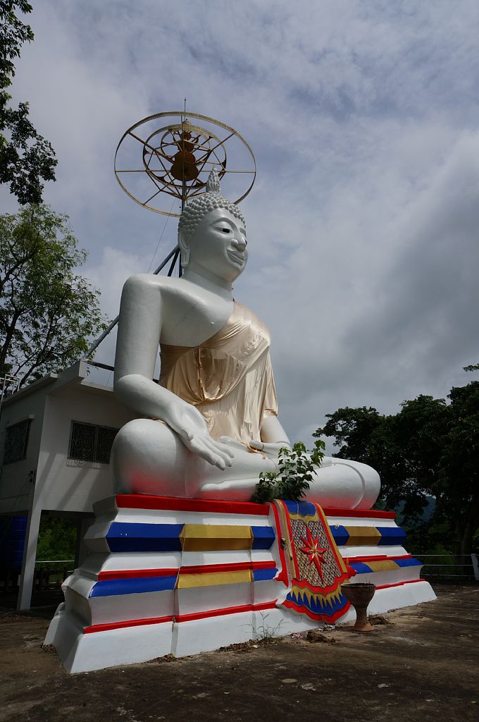 泰国の変なスポット: Wat Wang Chomphu / Phetchabun