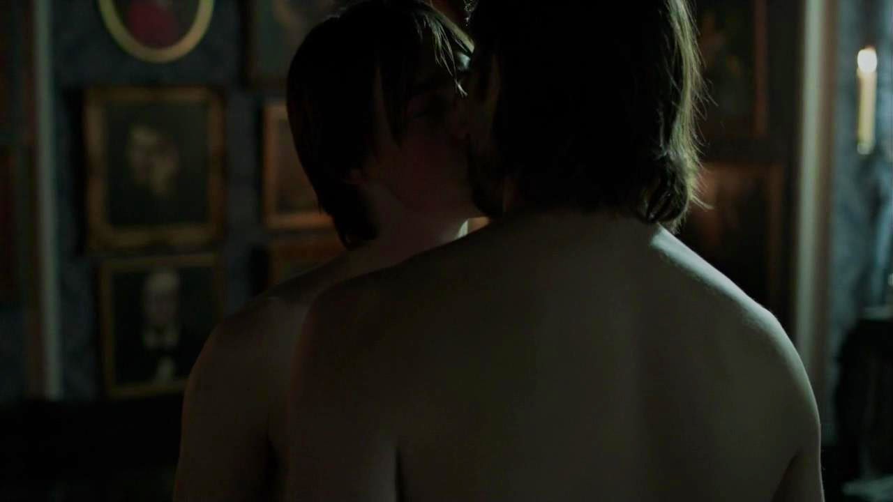 Josh Hartnett naked bum again in Penny Dreadful- plus a gay kiss between hi...