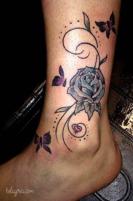 tatuajes de flores mariposas y enredaderas para mujeres