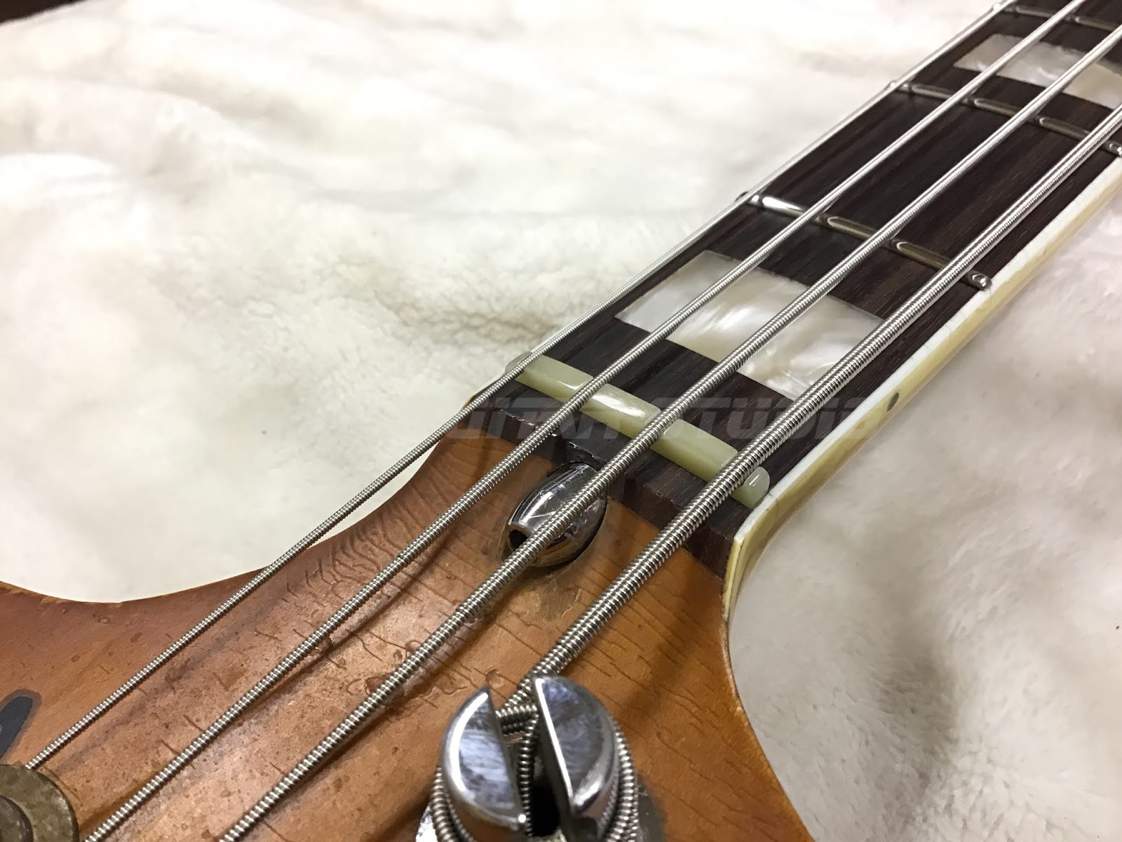 ギター工房弦 過去の作業ブログ JAZZ BASSのフレット/ナット交換