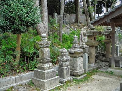 供養塔が並ぶ 供養塔