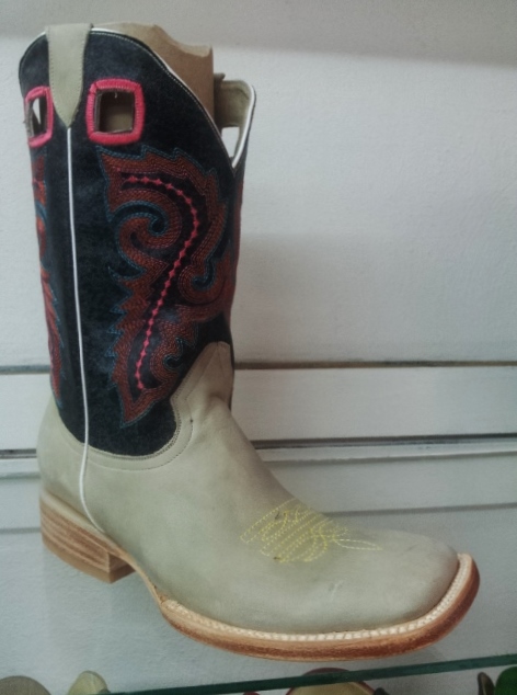 botas vaqueras color hueso