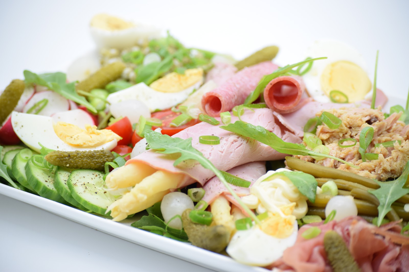 Healthy cold dish with lots of vegetables