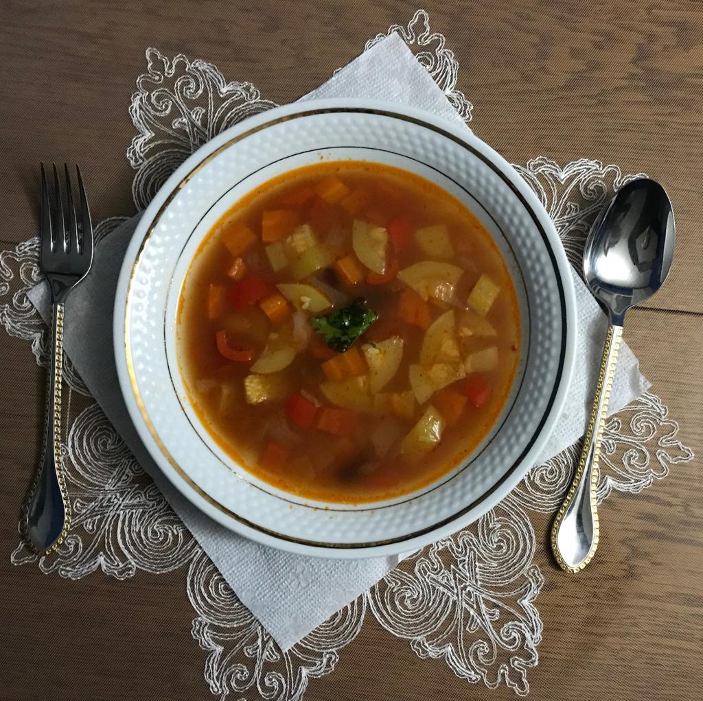 Минестроне (minestrone) – овощной суп. Минестроне 300мл. Минестроне. Русский минестроне. Минестроне в золотом пакете.