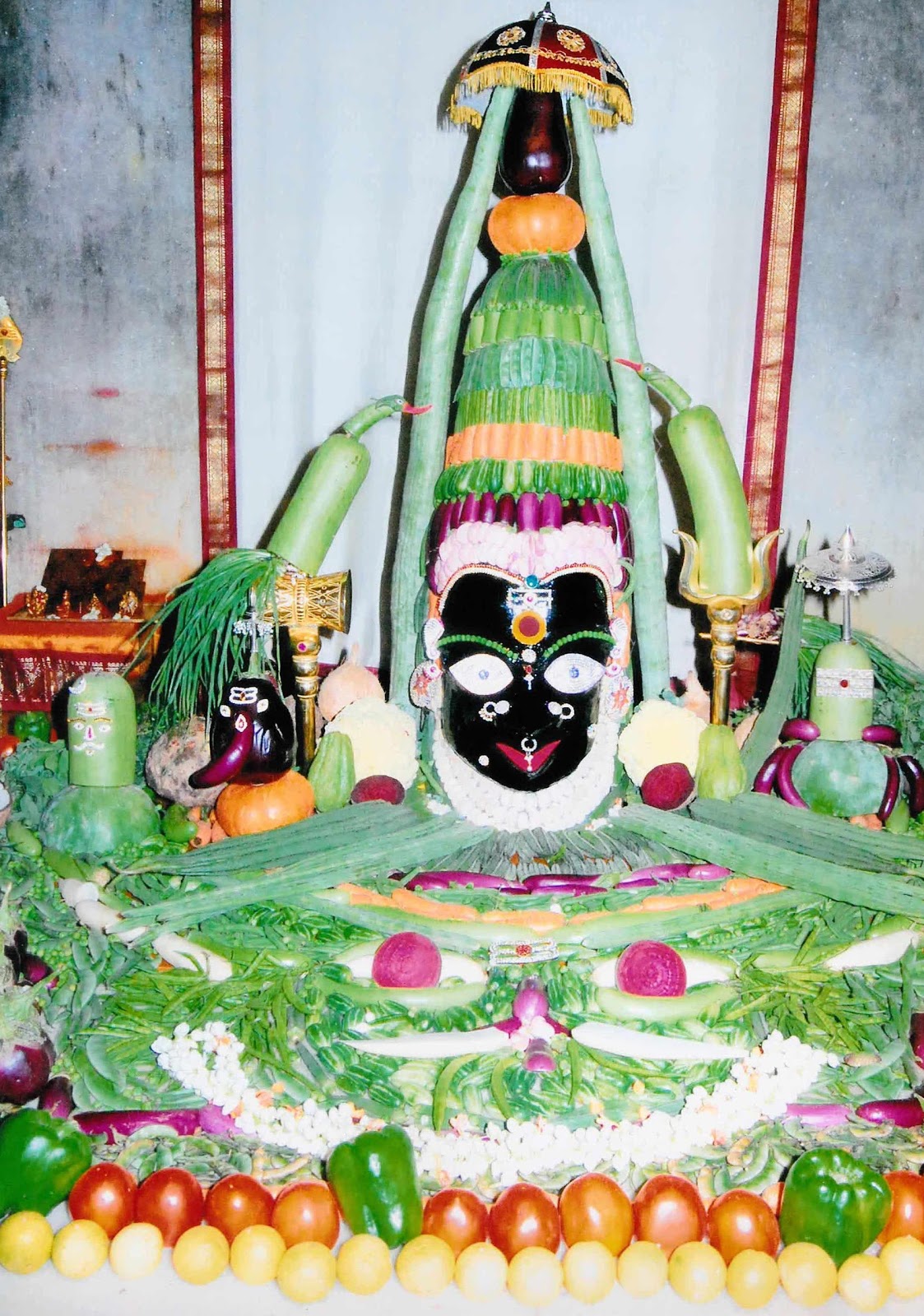 MAHAAKAALI AMMAN GAYATRI, KAALI AMMAN VEGETABLES ALANKARAM | ANJU APPU