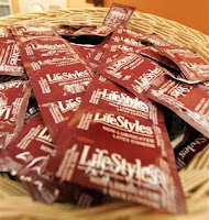 Kenapa Wanita Tak Suka Pakai Kondom Saat Bercinta