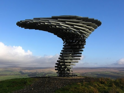 Escultura que silva con el viento Escultura que silva con el viento