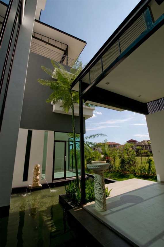 Lot 18 House-Modern and Unique House in Malaysia by Arxitek Axis ...