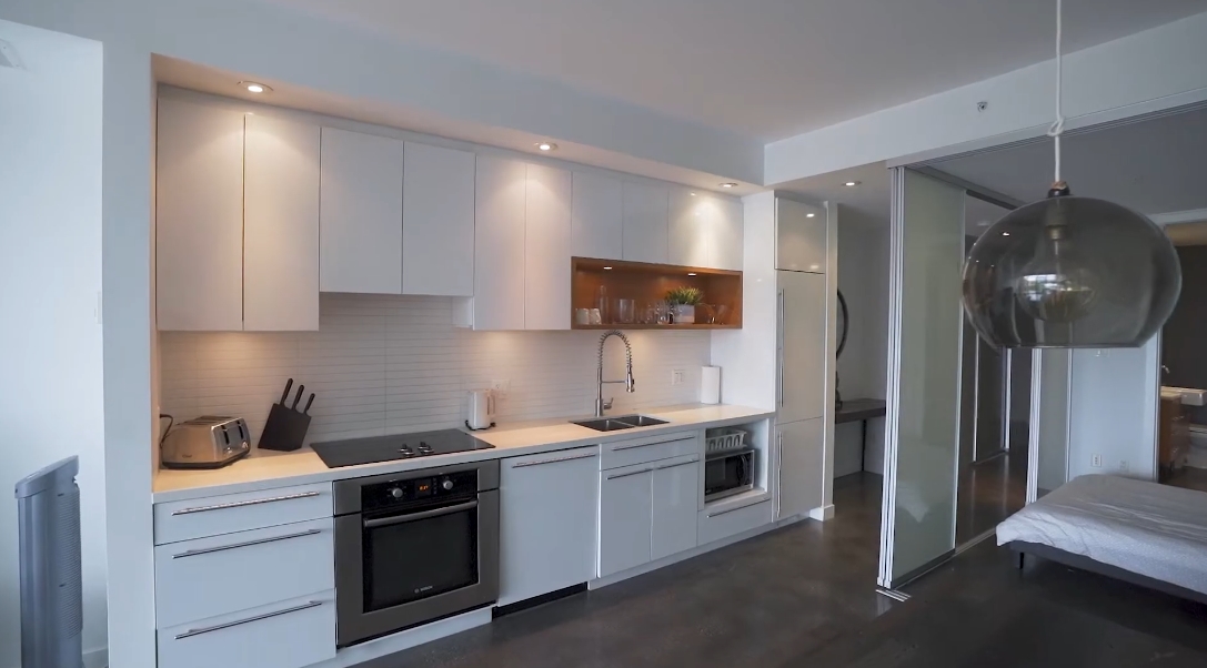 16 Photos vs. 256 E 2nd Ave #409, Vancouver Interior Design Condo Tour