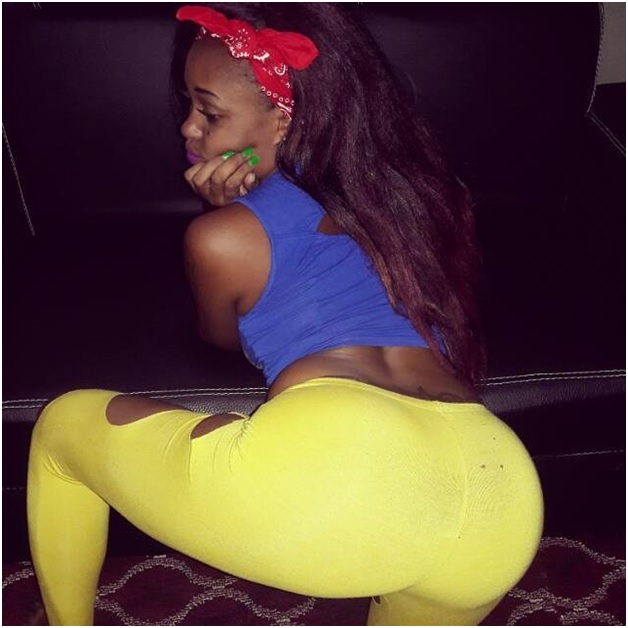 Lady breaks the internet after releasing provocative pictures of herself (see photos)