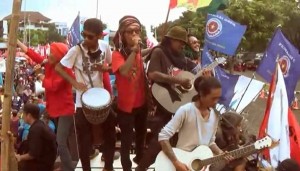 Aksi Budaya Sebumi di depan istana pada MayDay 2015