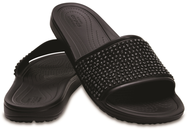 Crocs lança novos modelos de slides