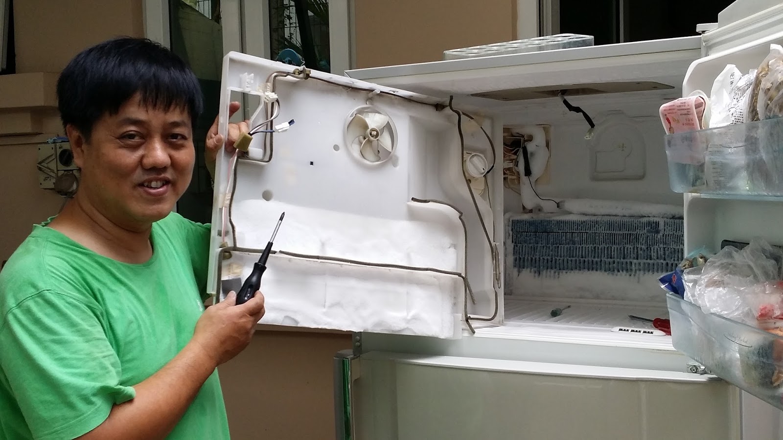 Fridge Repair Singapore +65 67866775 Fridge repair By Simon