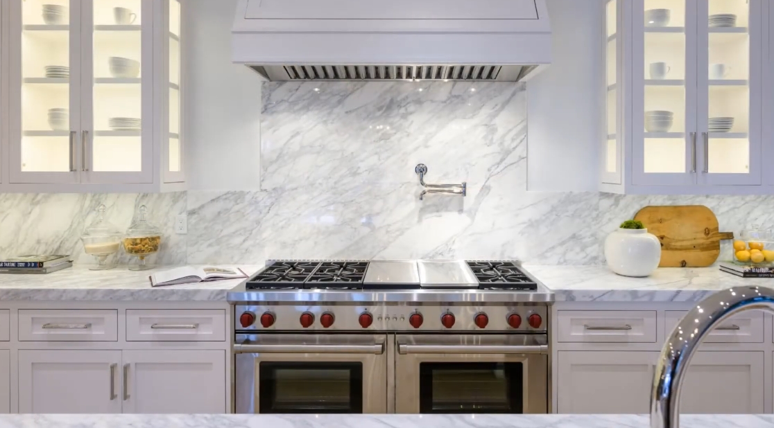 Tour 14023 Aubrey Rd, Beverly Hills, CA vs. 31 Interior Design Photos