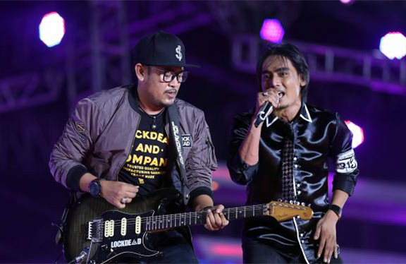 Lirik Lagu Sholat - Setia Band (OST Pura Pura Haji) Lirik Lagu Sholat - Setia Band (OST Pura Pura Haji)