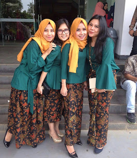 Kebaya Batik Model Terbaru