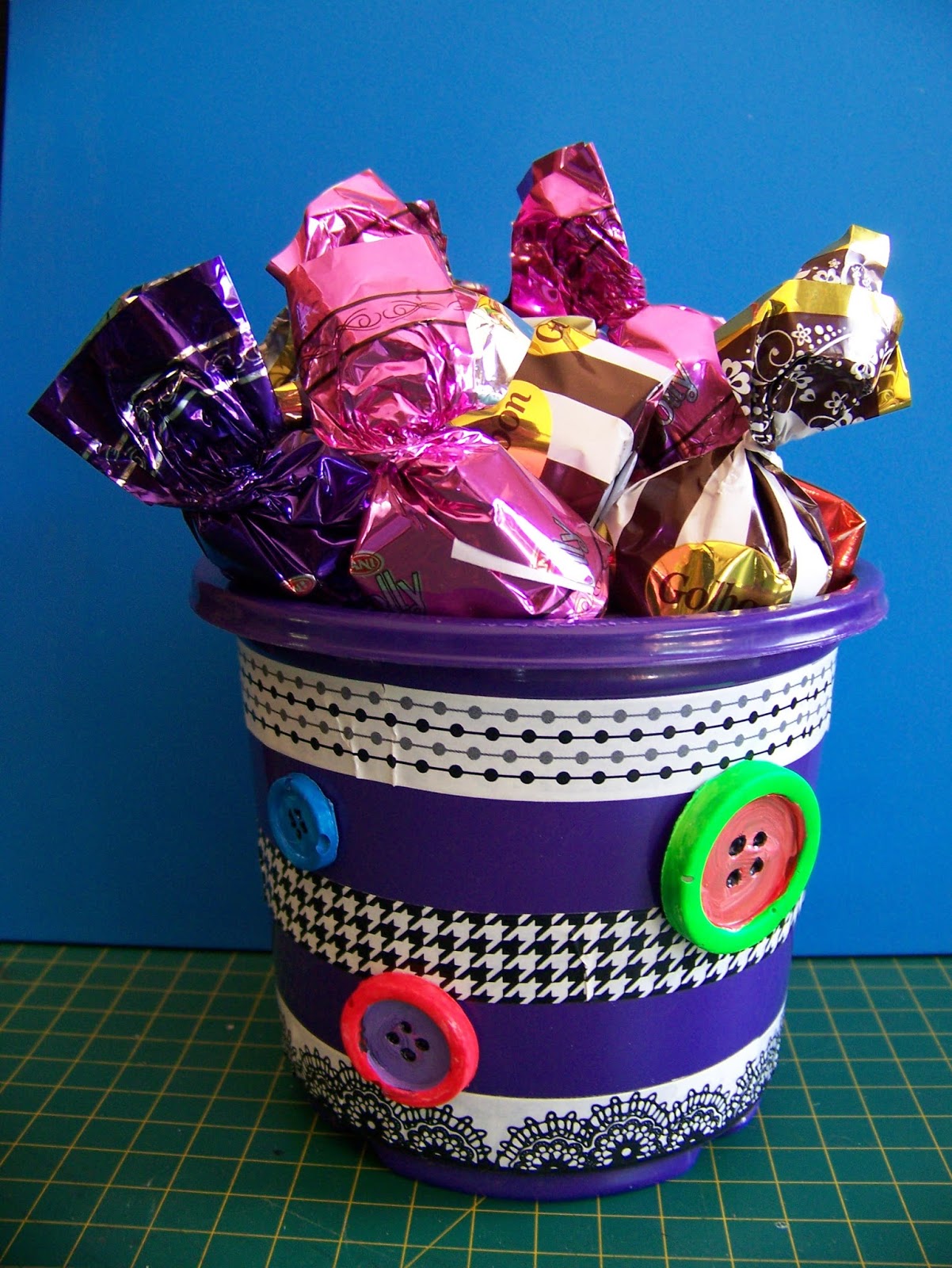 A Pretty Talent Blog Decorating Gift Buckets