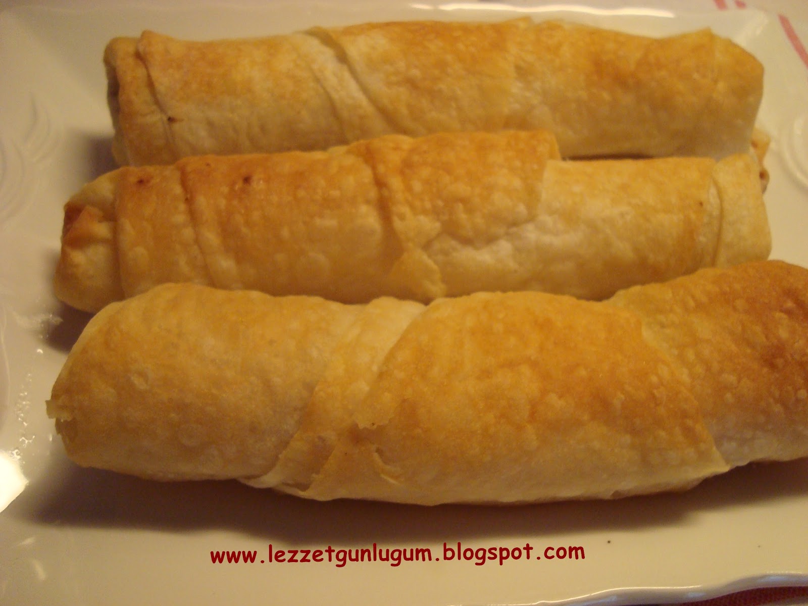 ♥ Lezzet Günlüğüm ♥ Pastırmalı Börek