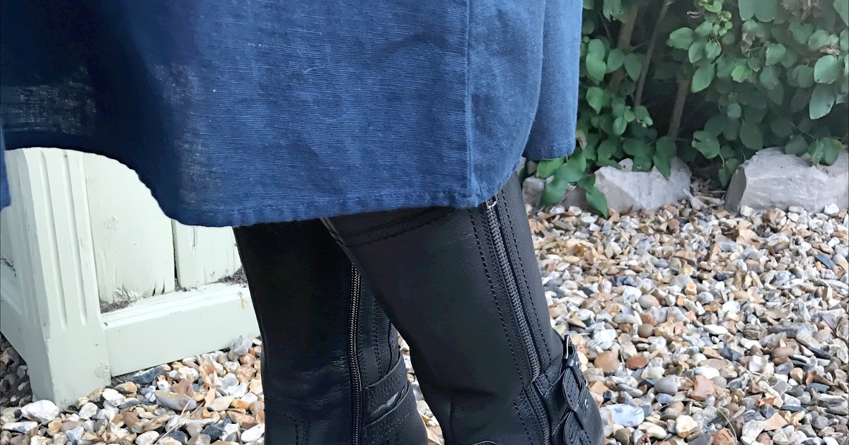 mid height walking boots