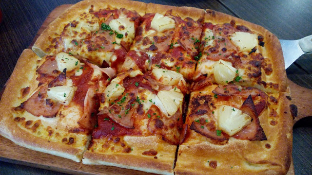 Hesma S Journey Of Taste Hawaiian Chicken Pizza