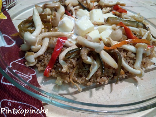 Shimeji, verduras, queso, setas, quinoa