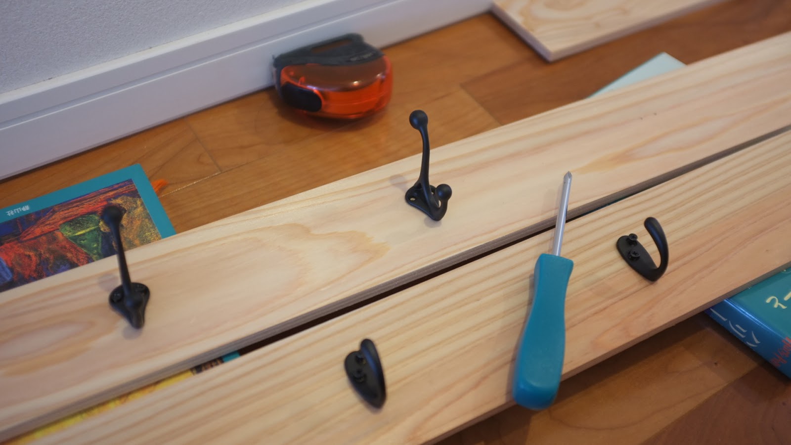 イワタ日記 DIY 壁にフックを取り付ける