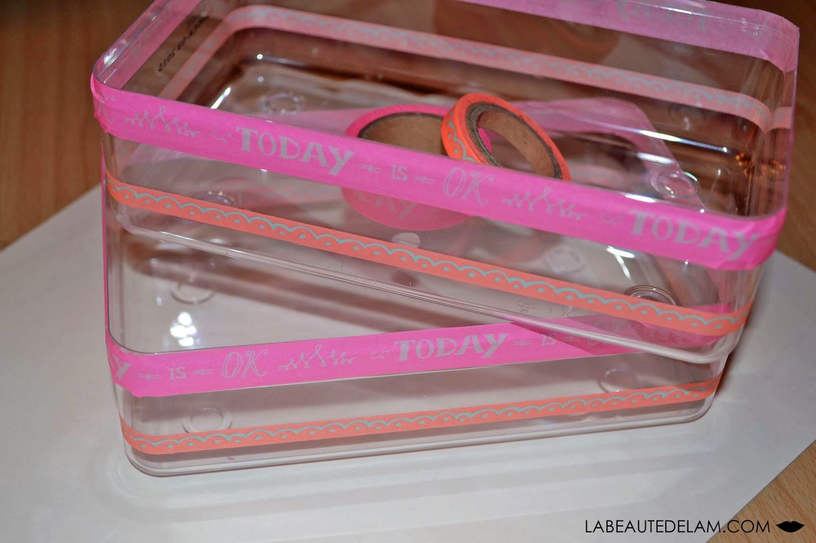 Que Faire Avec Une Boite De Ferrero Rocher Vide La Beauté de Lâm - Blog beauté bien-être culture et gourmandise: DIY :  recyclez vos boîtes de Ferrero Rocher en rangement pour rouges à lèvres