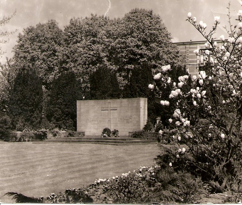 Geheugenvanbaarn.nl Wanneer de wens de vader van de gedachte wordt foto’s waar je geen verhaal