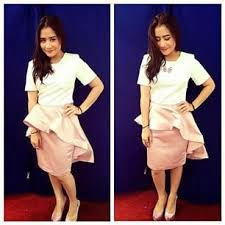 foto Prilly Latuconsina foto Prilly Latuconsina