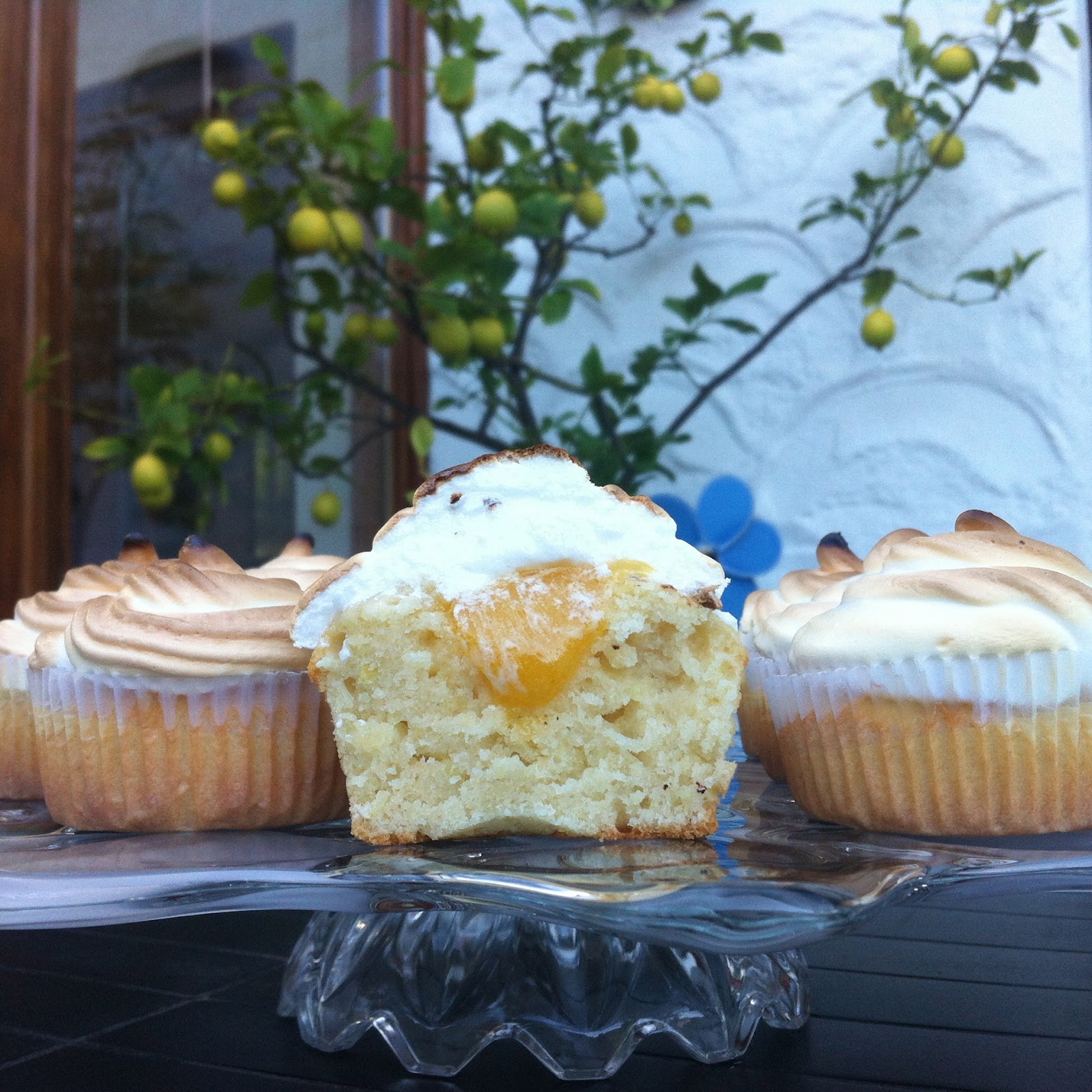 Pâtisserie Nadine: Zitronen-Baiser-Cupcakes mit Zitronen-Curd