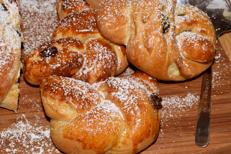Simi´s Foodblog: Rosinenzopf ohne Hefe