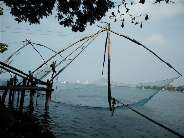 A first timer's travel guide to Kerala - Munnar fort kochi chinese fishing nets