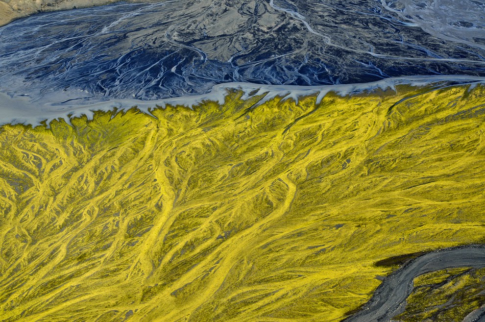 8. YELLOW. - 17 Photos That Will Give You Iceland Envy