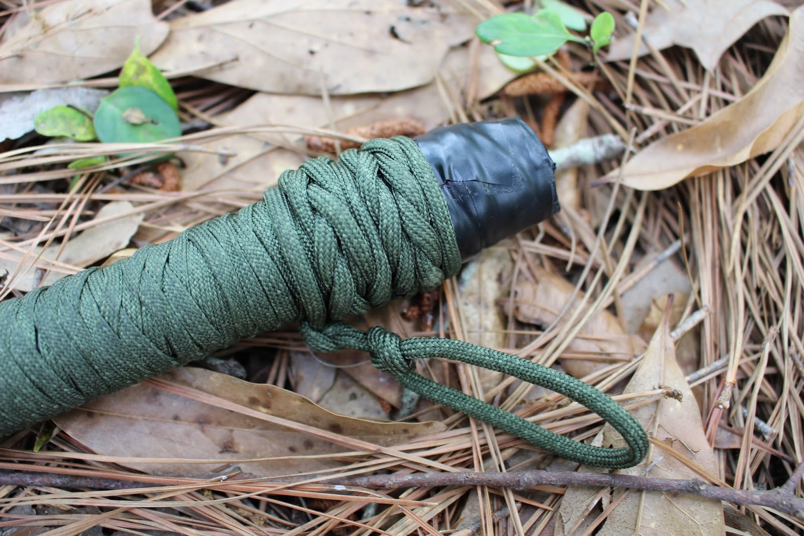 Jake Makes 6 Foot Paracord Bullwhip