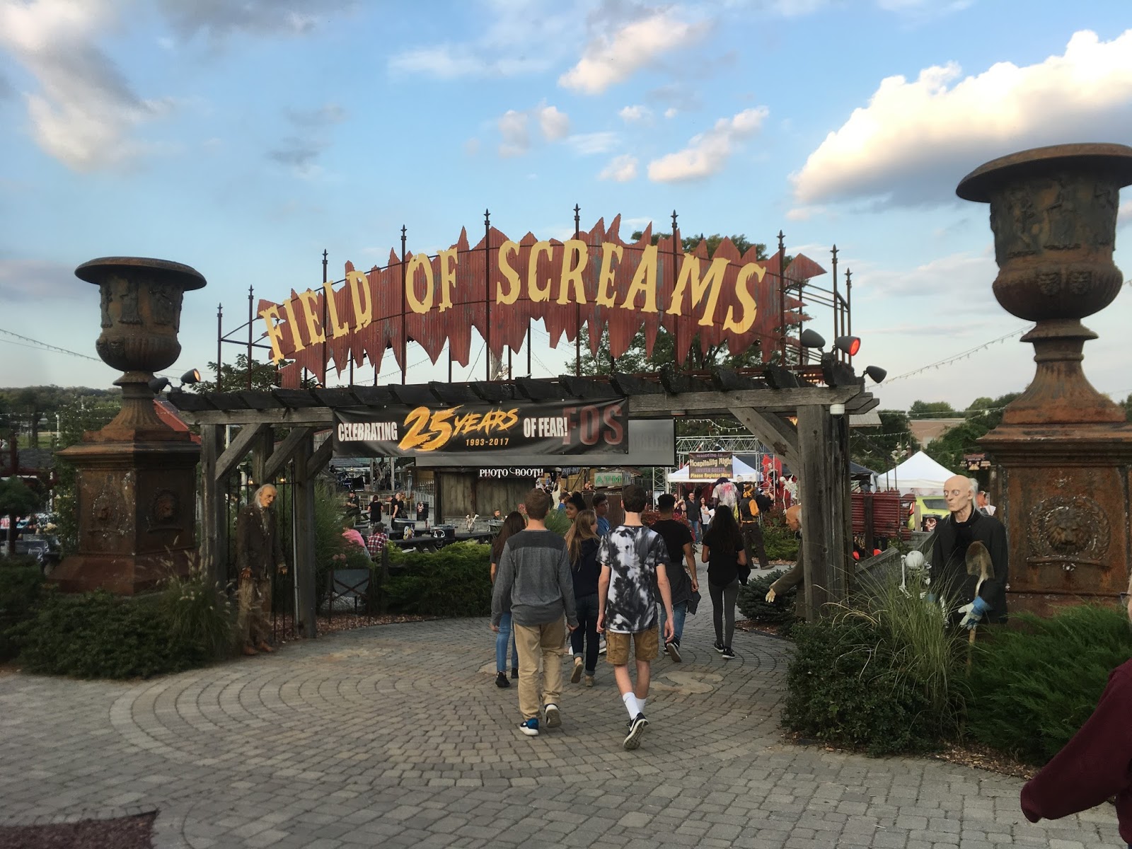 Halloween Haunts 365 FIELD OF SCREAMS REVIEW 2017