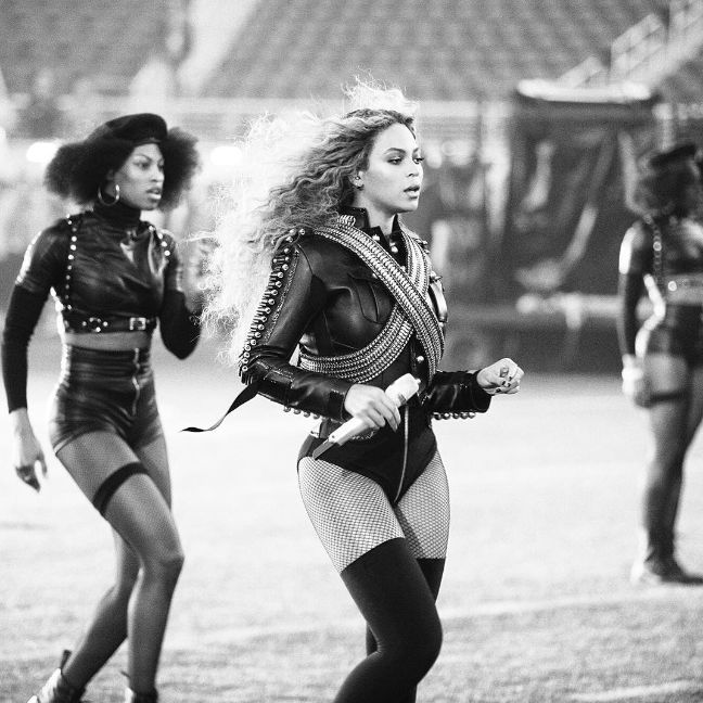 Photos: Beyonce slayed as she performed her new song Formation during ...