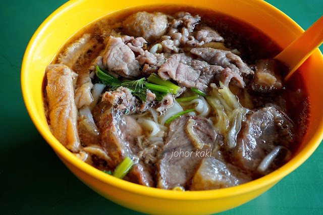 Empress Place Teochew Beef Kway Teow @ Maxwell Food Centre. A Hock Lam Street Tradition Since 1921