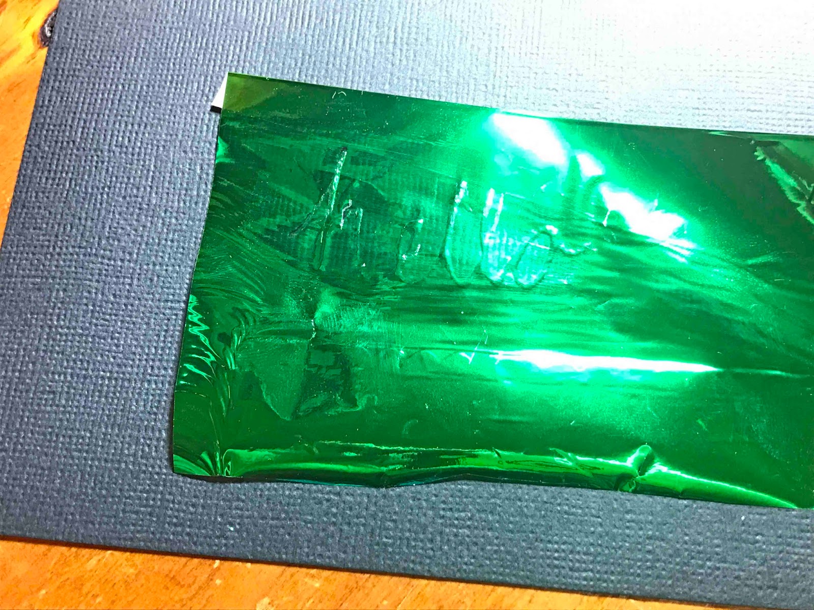 Loki Made It How to Use A Zig 2 Way Glue Pen with Foil.