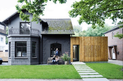 mini house- black architectural home design