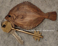 брелок для ключей из дерева