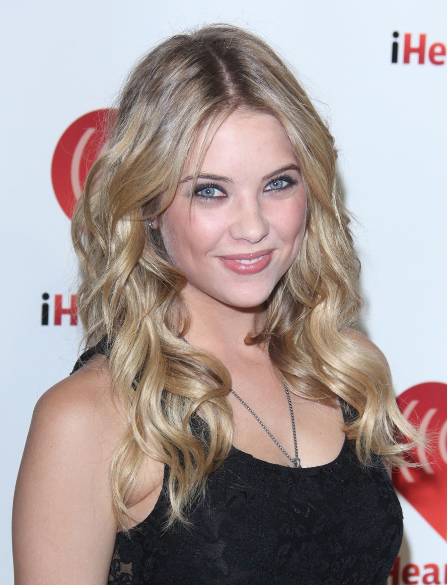 Awesome Ashley Benson Looks Wowsome..!!