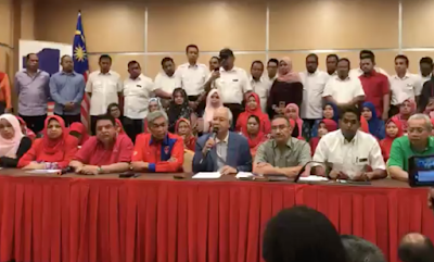 Hasil carian imej untuk najib razak letak jawatan
