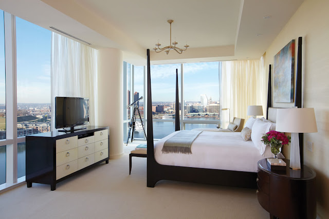 Four Seasons Hotel Baltimore is your luxury home base in Baltimore, a city of timeless destinations from historic ships in the harbor to strollable neighborhoods of red brick houses, marble mansions and gleaming skyscrapers.